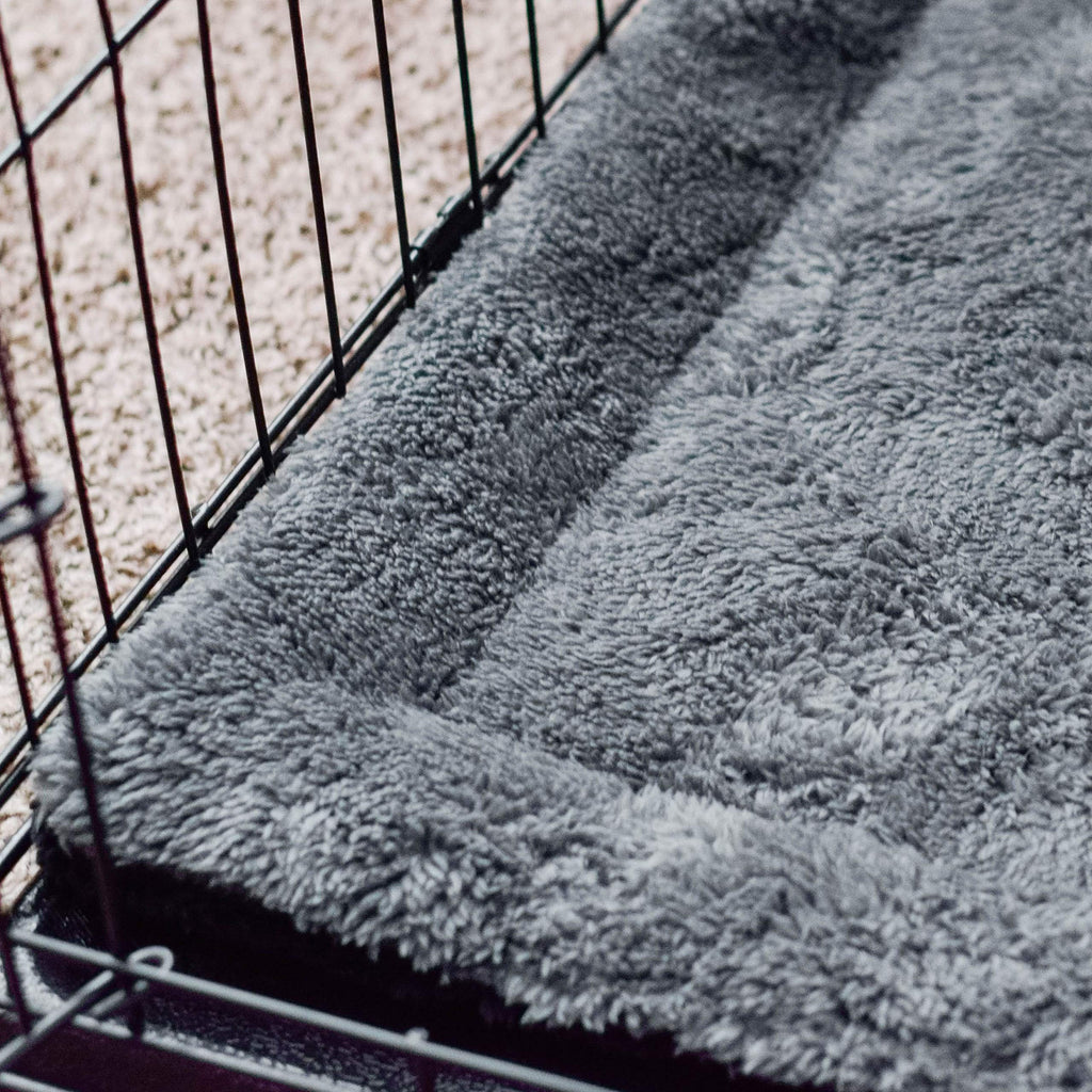 Self-Warming Cat Bed Pad Small 21 X 17 Gray Black D215857
